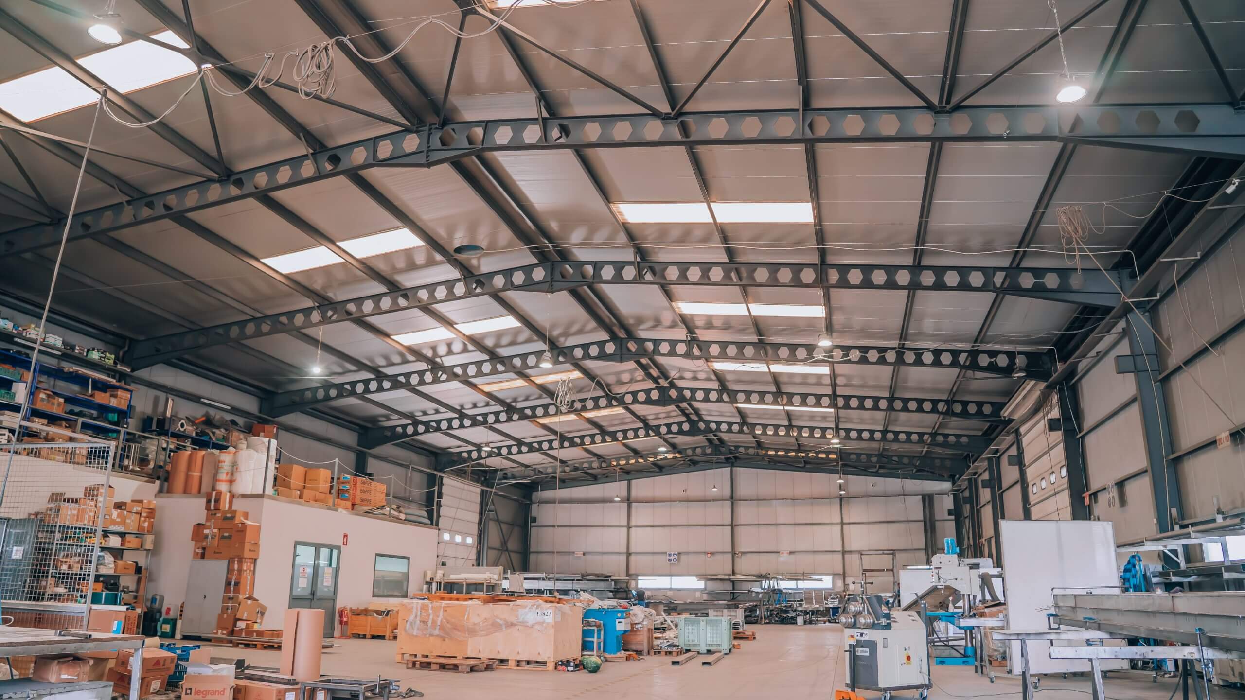 5.Steel-Buildings_Novatec_2018_07809-scaled