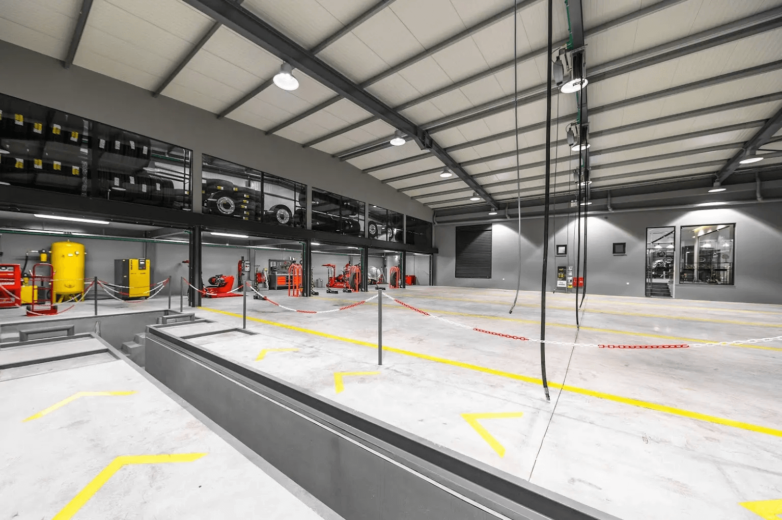 6.-Steel-Buildings_Lampropoulos_Tyres-3d_Store_06