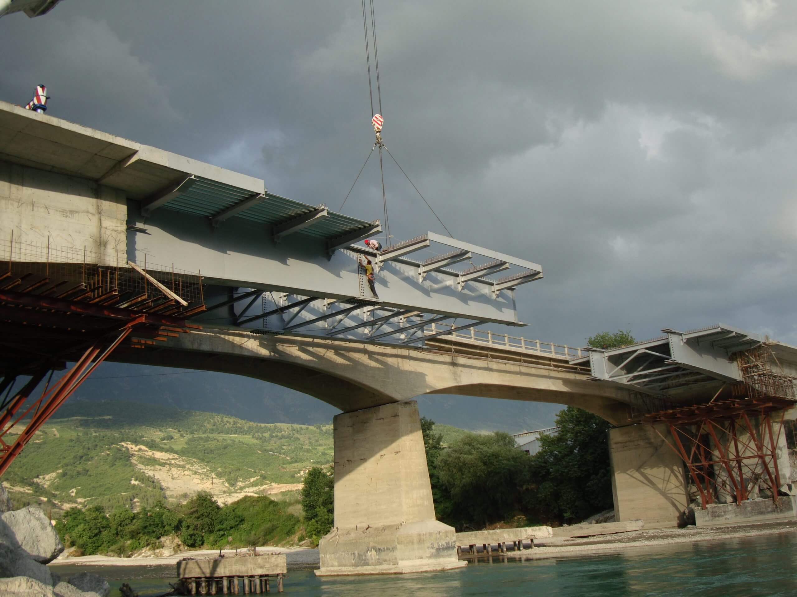 Steel-Bridges_Memaliaj_Installation_109-scaled